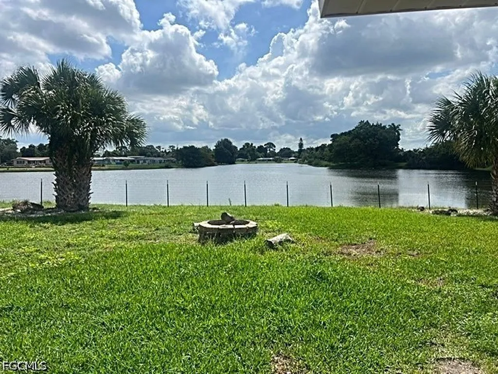 16 Greenwood Avenue Lehigh Acres FL 33936