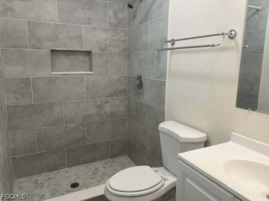 16 Greenwood Avenue Lehigh Acres FL 33936