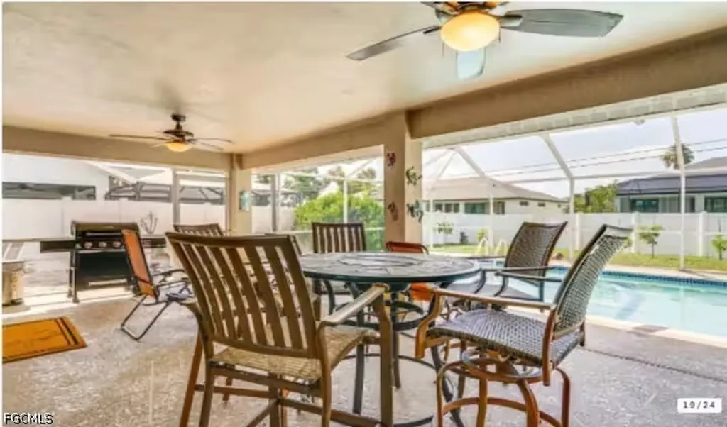 1922 Cape Coral Parkway W Cape Coral FL 33914