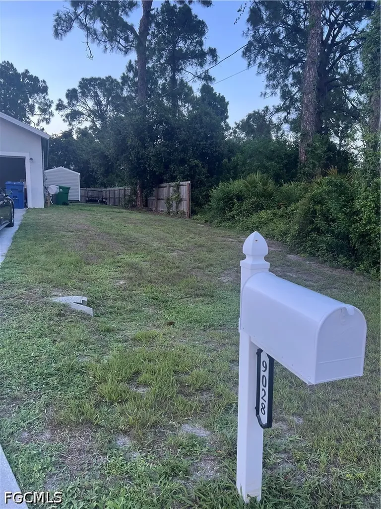 9028 Largo Circle Labelle FL 33935