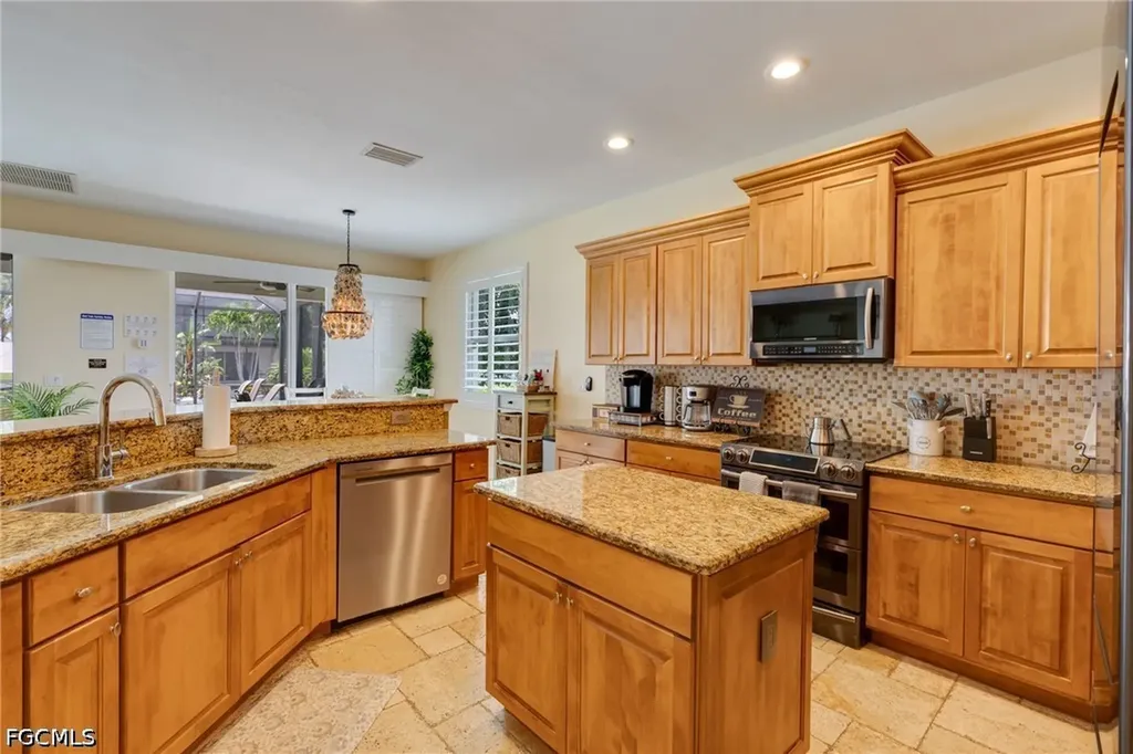 2021 SE 17th Place Cape Coral FL 33990