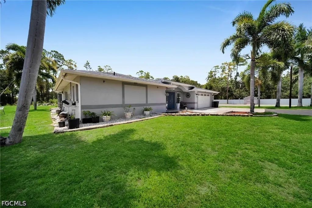 19901 Pine Echo Road North Fort Myers FL 33917