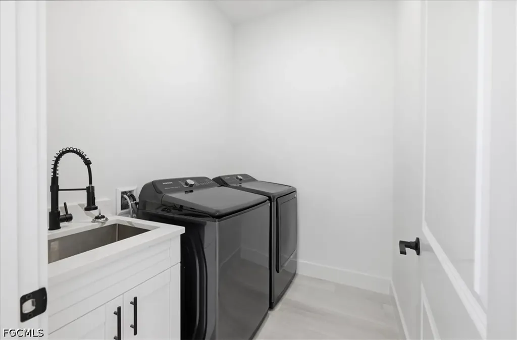 1321 NE 17th Terrace Cape Coral FL 33909