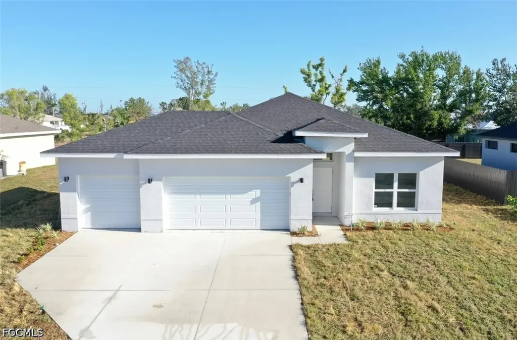 820 NE 7th Place Cape Coral FL 33993
