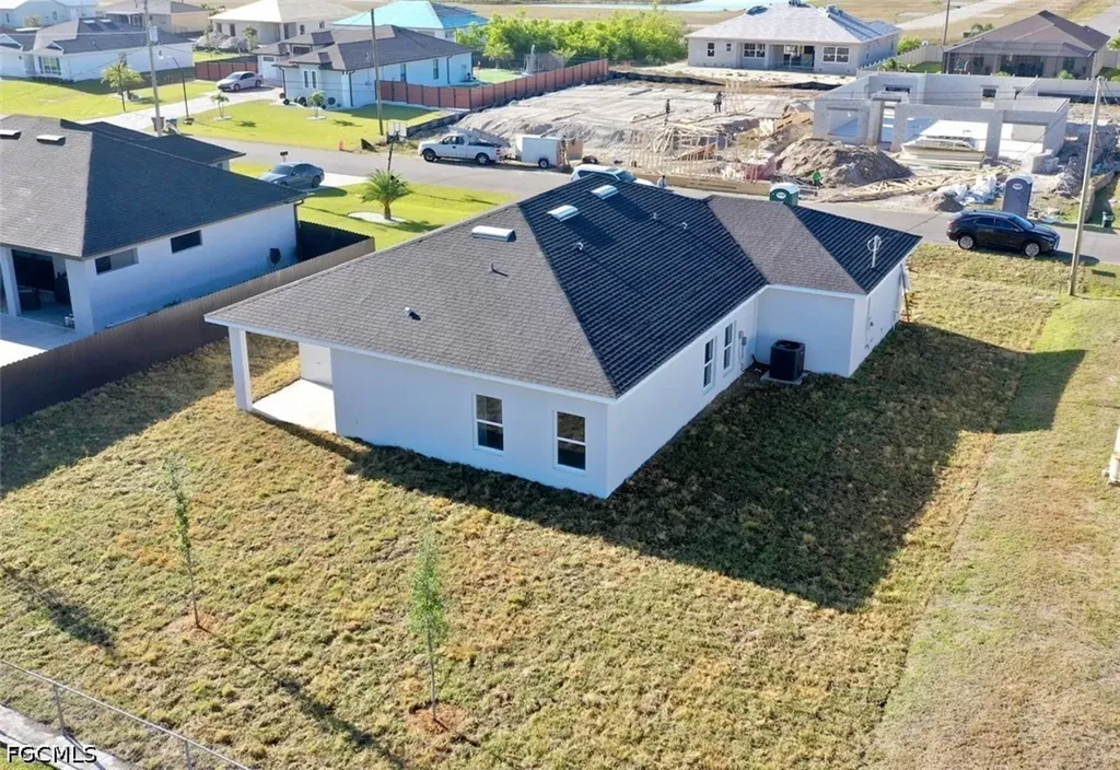 820 NE 7th Place Cape Coral FL 33993
