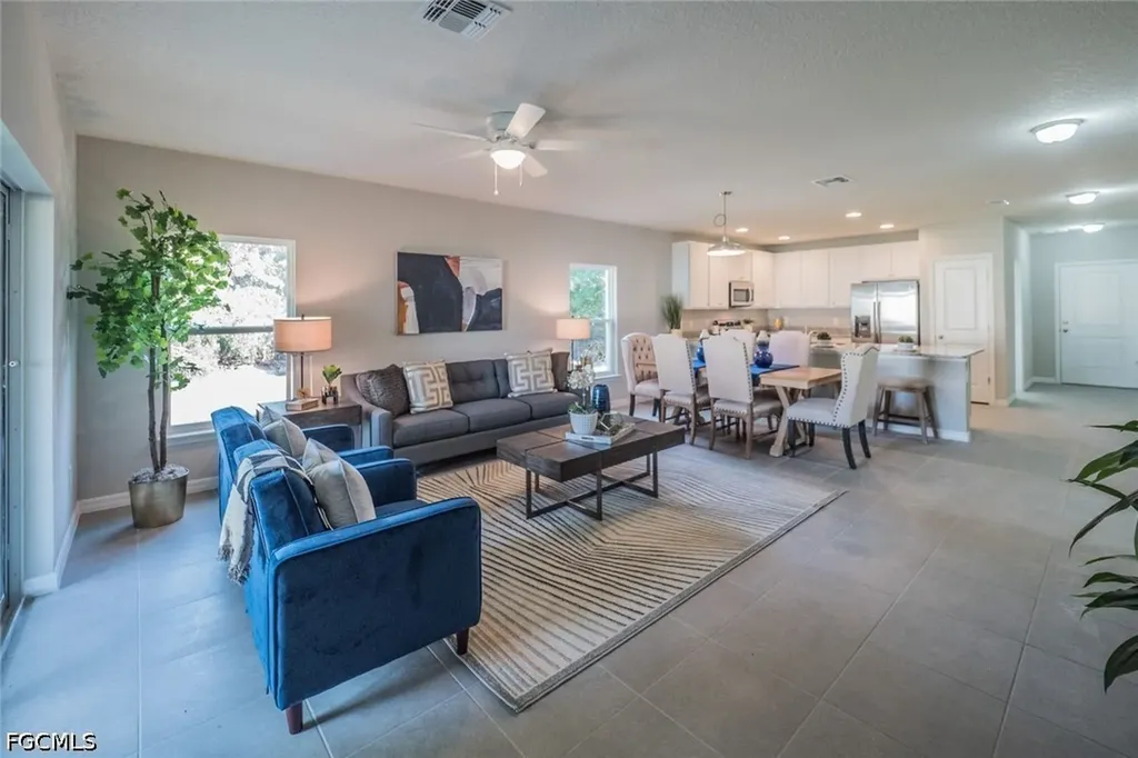 820 NE 7th Place Cape Coral FL 33993