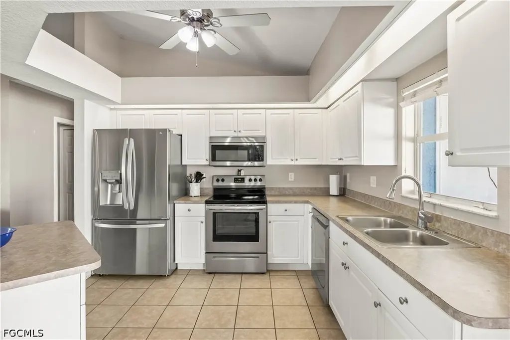4409 Jacaranda Parkway W Cape Coral FL 33993