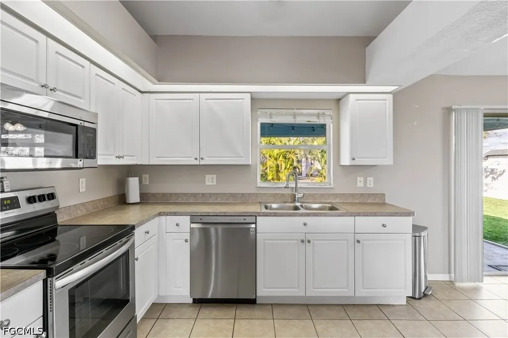 4409 Jacaranda Parkway W Cape Coral FL 33993