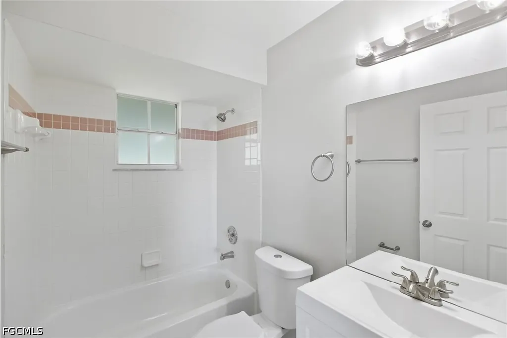 1505 NE 6th Place Cape Coral FL 33909