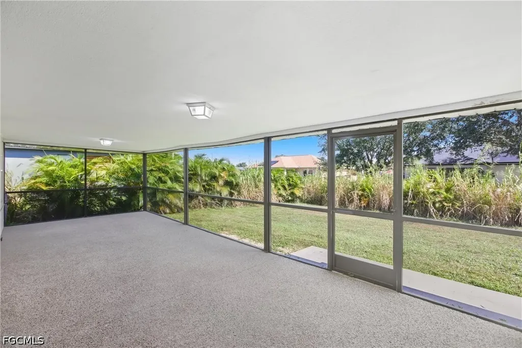 1505 NE 6th Place Cape Coral FL 33909