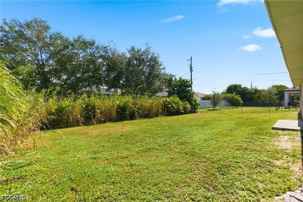 1505 NE 6th Place Cape Coral FL 33909