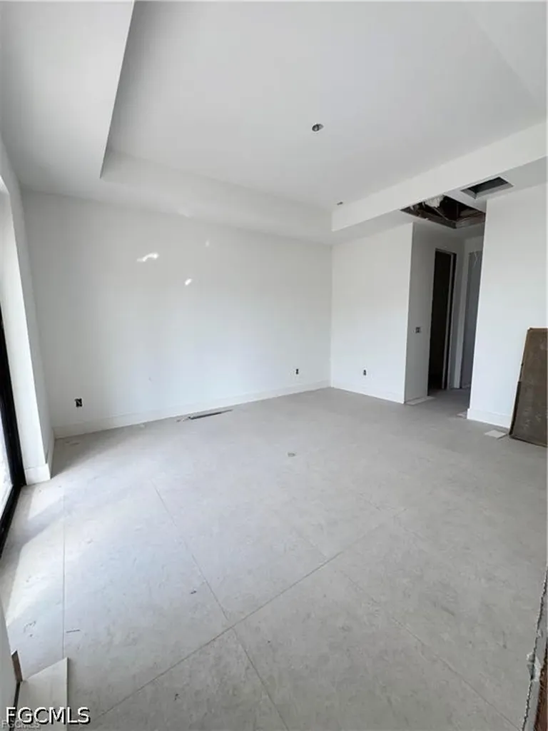 2126 NW 41st Avenue Cape Coral FL 33993