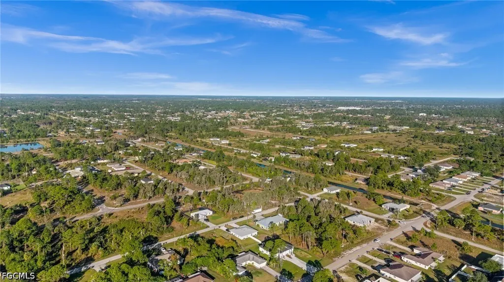 915-917 Graystone Avenue Lehigh Acres FL 33974