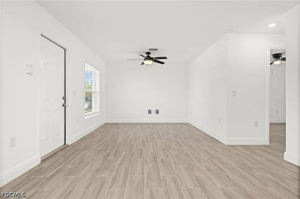915-917 Graystone Avenue Lehigh Acres FL 33974