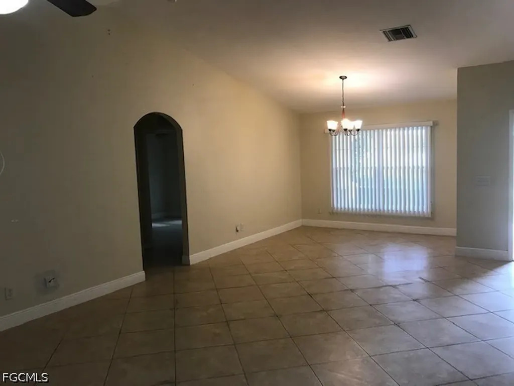 2122 NE 14th Avenue Cape Coral FL 33909