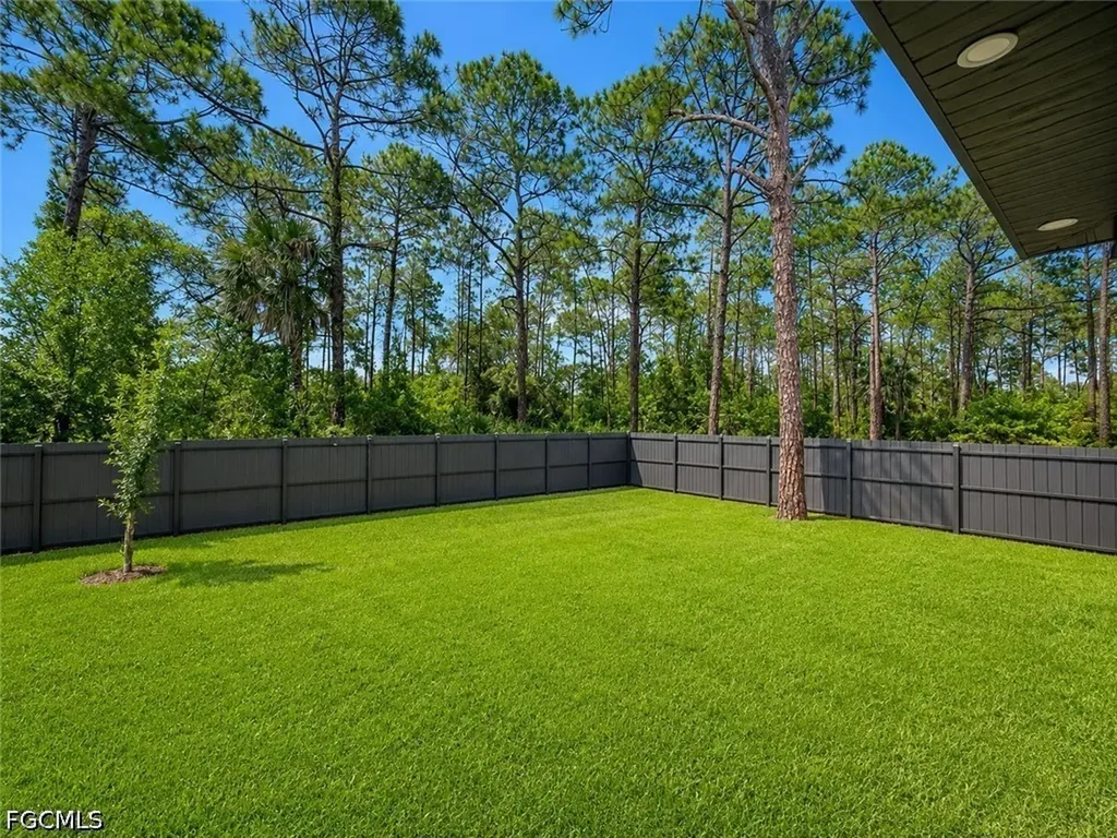 8034 Life Circle Labelle FL 33935