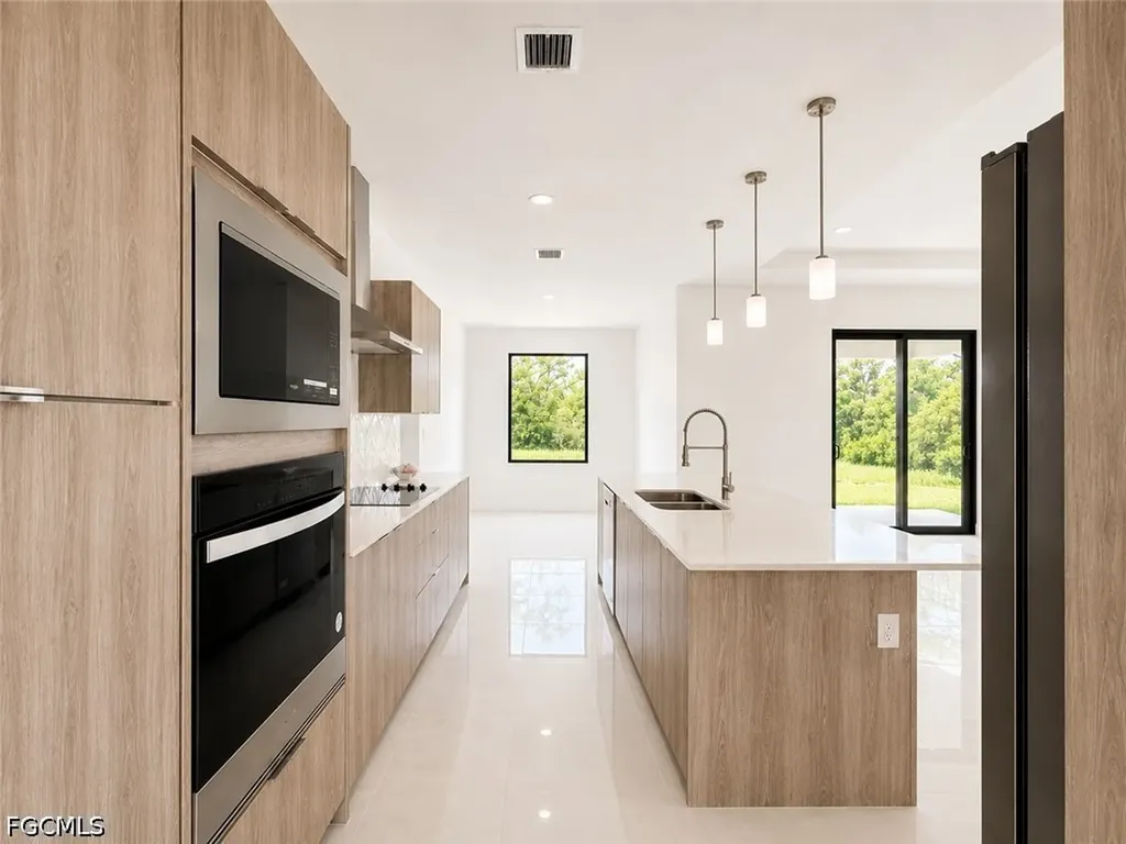 8034 Life Circle Labelle FL 33935