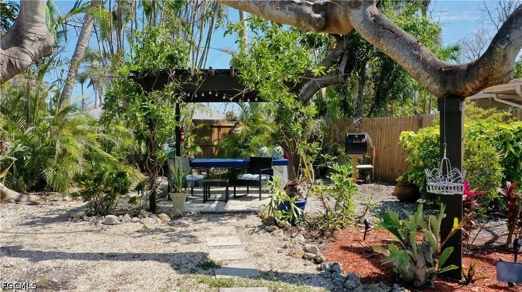 253 Bayshore Drive Cape Coral FL 33904
