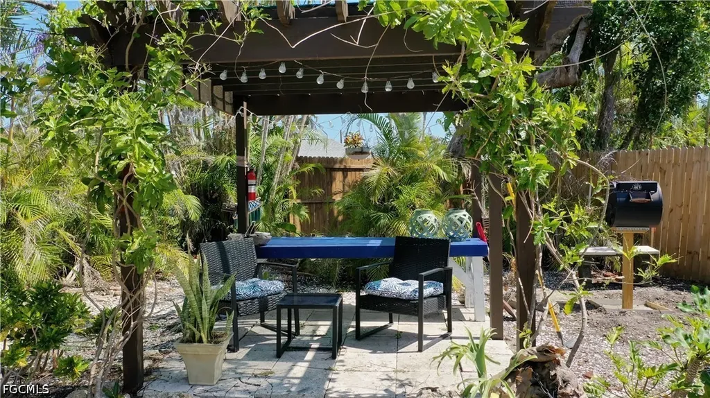 253 Bayshore Drive Cape Coral FL 33904