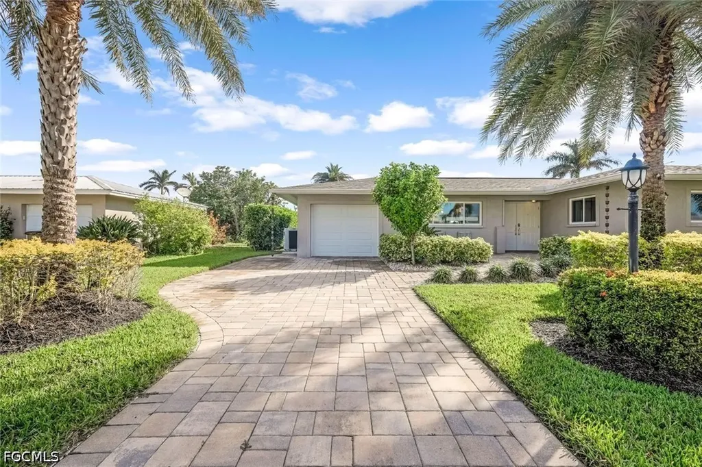 5205 SW 3rd Avenue Cape Coral FL 33914