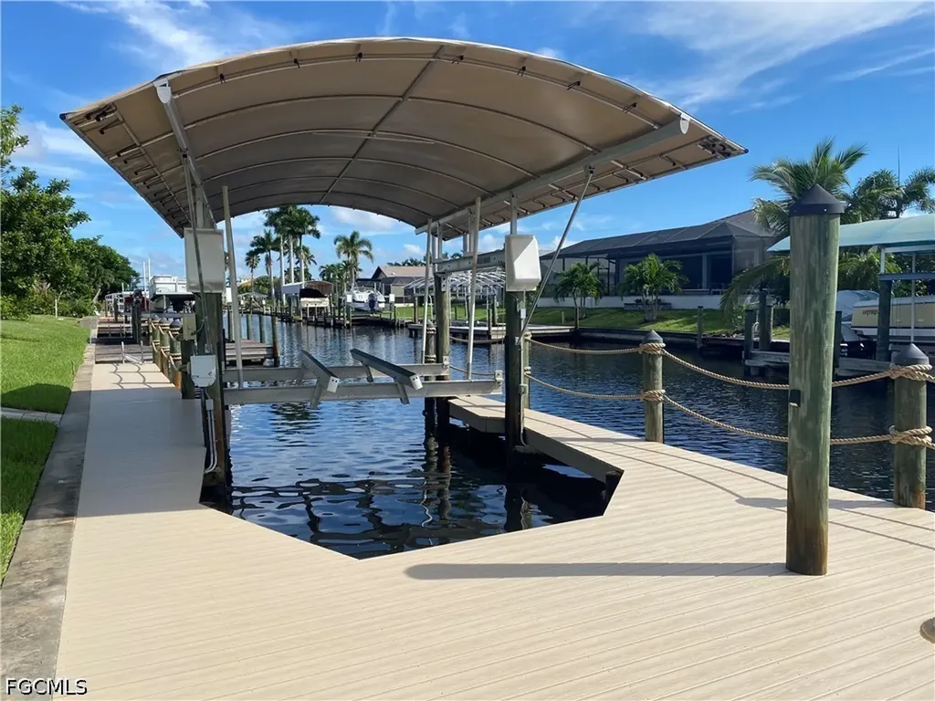 5205 SW 3rd Avenue Cape Coral FL 33914