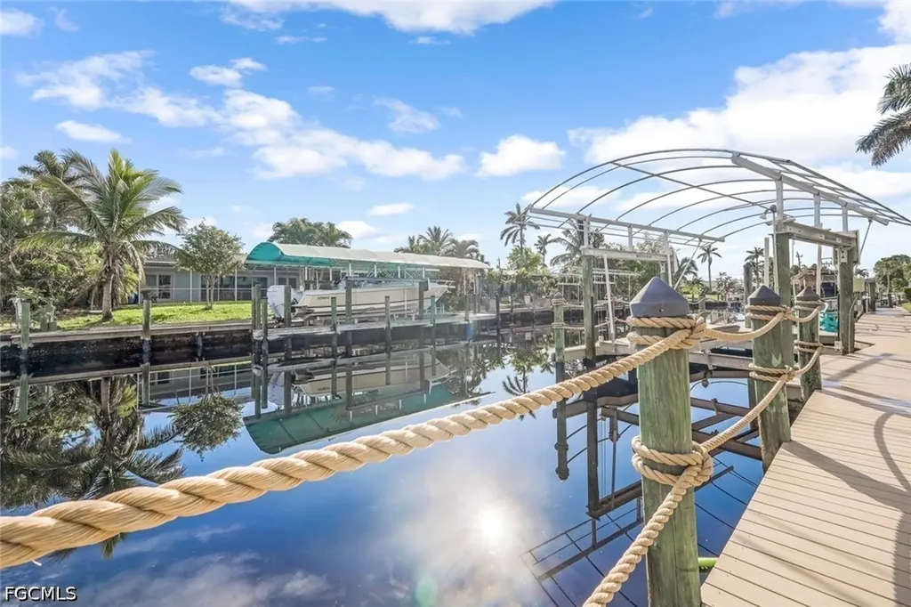 5205 SW 3rd Avenue Cape Coral FL 33914