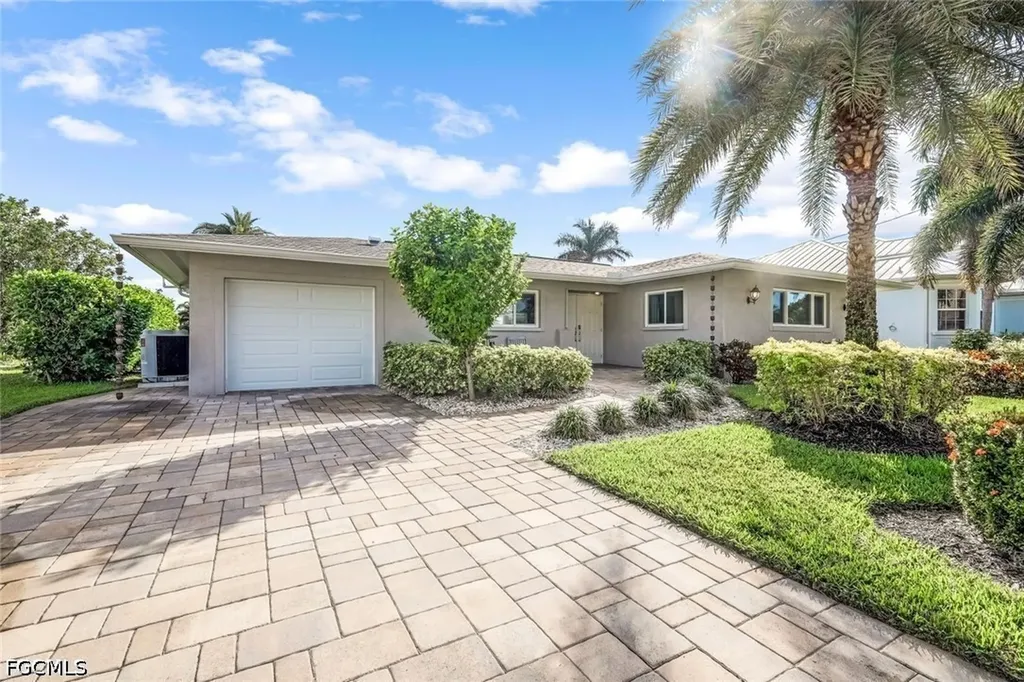 5205 SW 3rd Avenue Cape Coral FL 33914