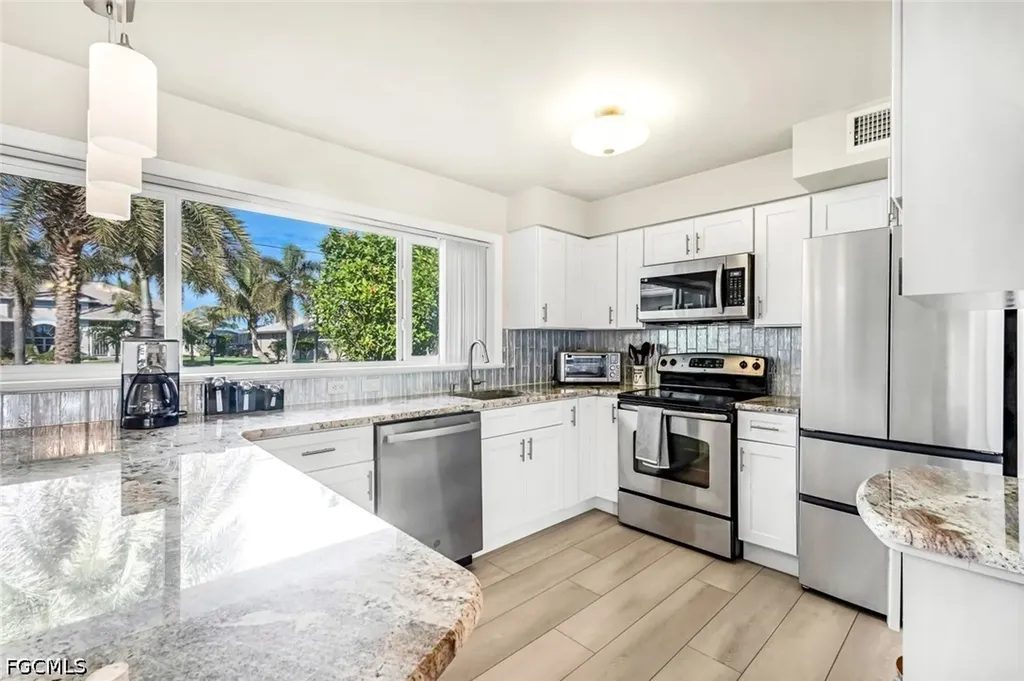 5205 SW 3rd Avenue Cape Coral FL 33914