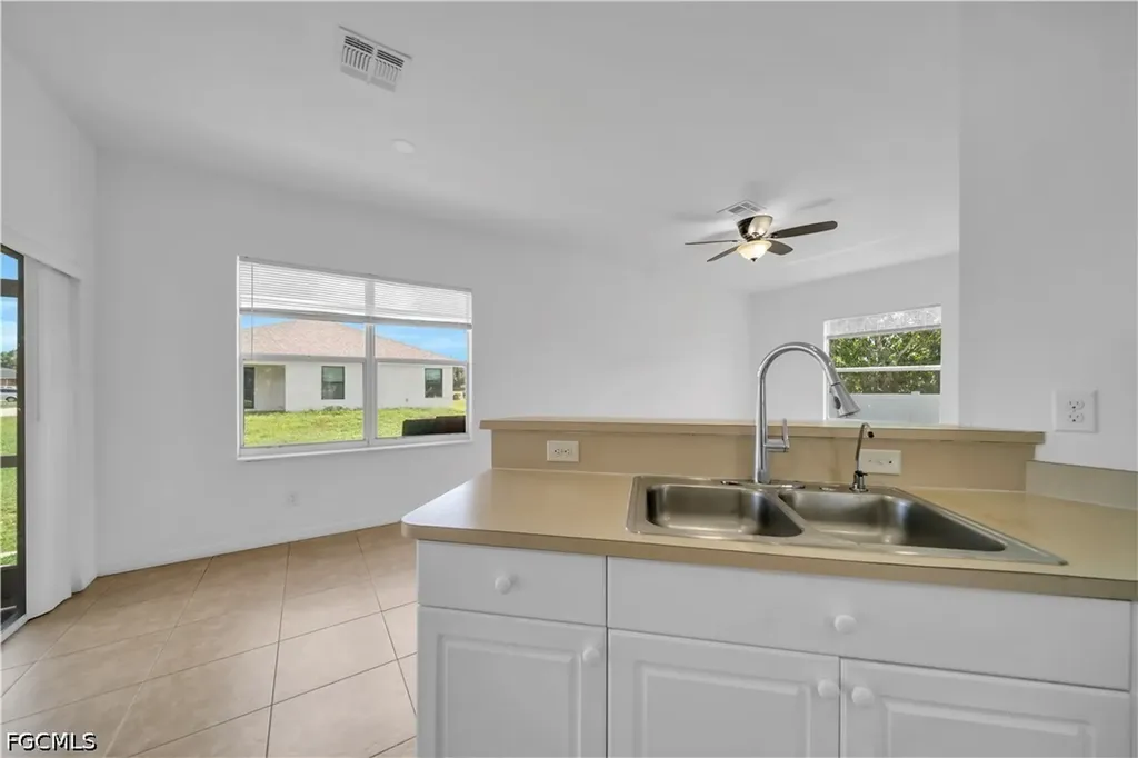 21 Kismet Parkway E Cape Coral FL 33909