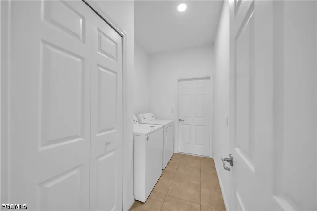 21 Kismet Parkway E Cape Coral FL 33909