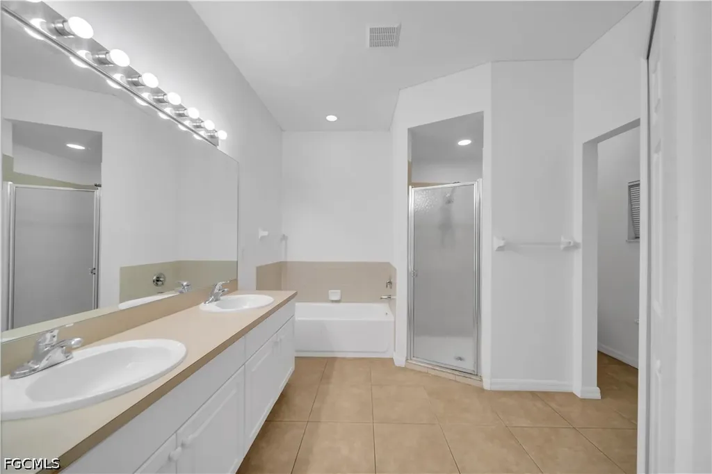 21 Kismet Parkway E Cape Coral FL 33909