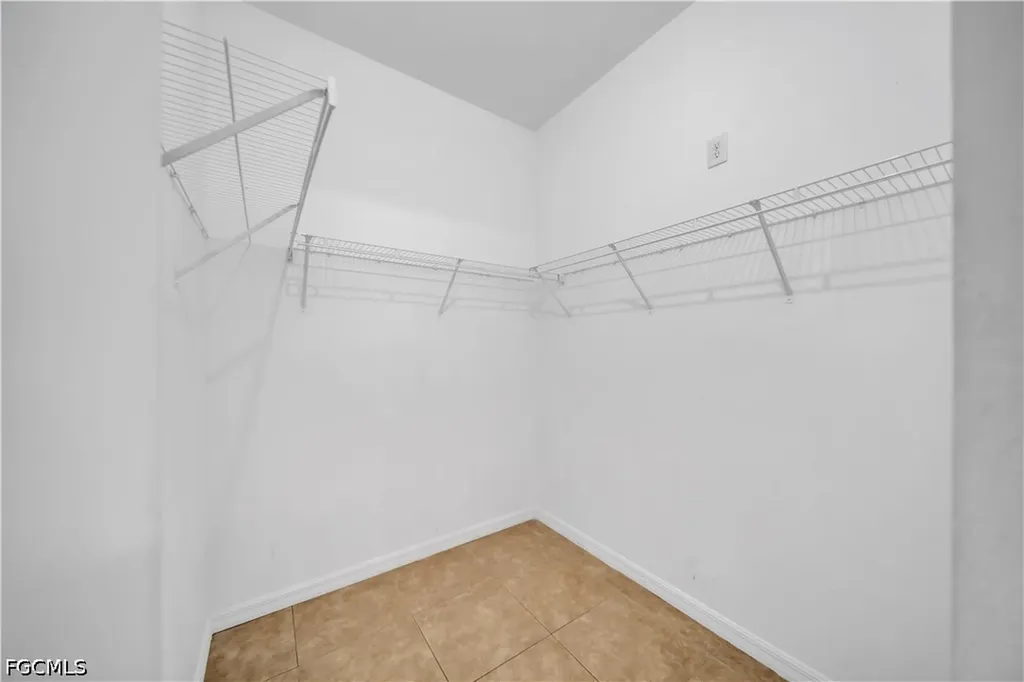 21 Kismet Parkway E Cape Coral FL 33909