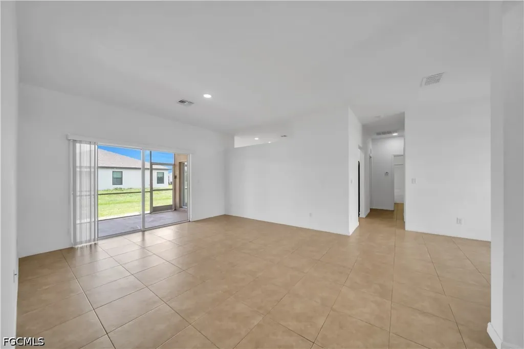 21 Kismet Parkway E Cape Coral FL 33909
