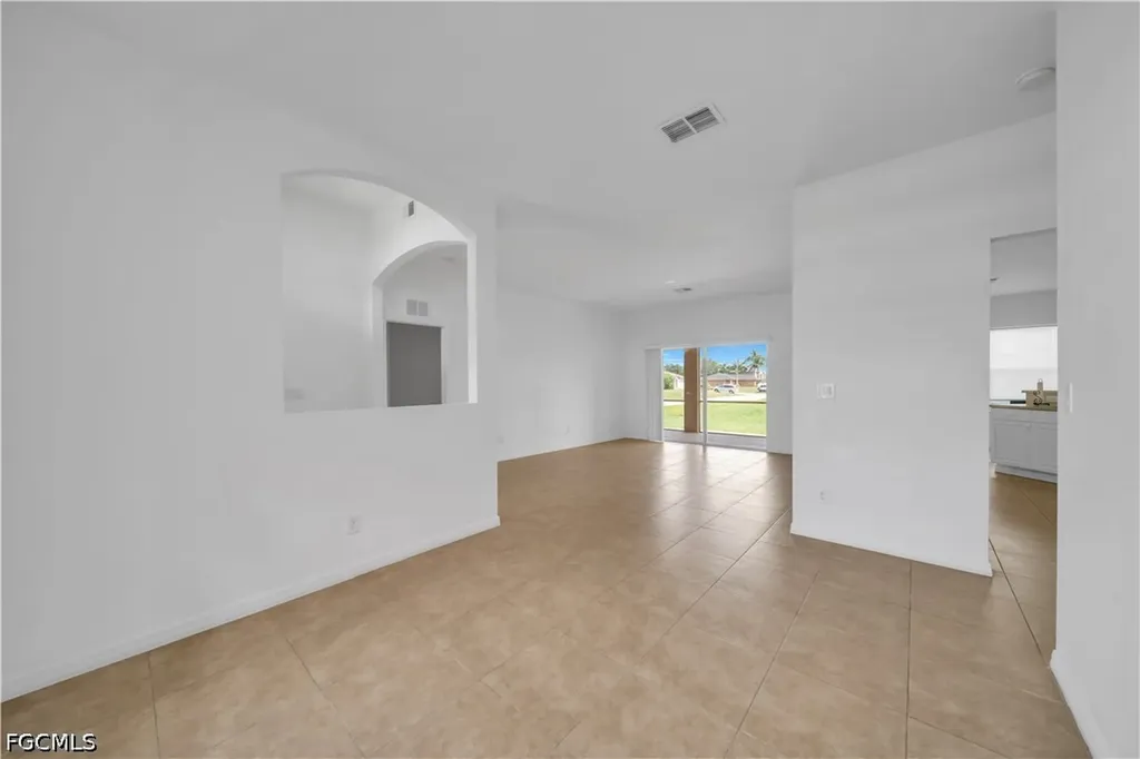 21 Kismet Parkway E Cape Coral FL 33909