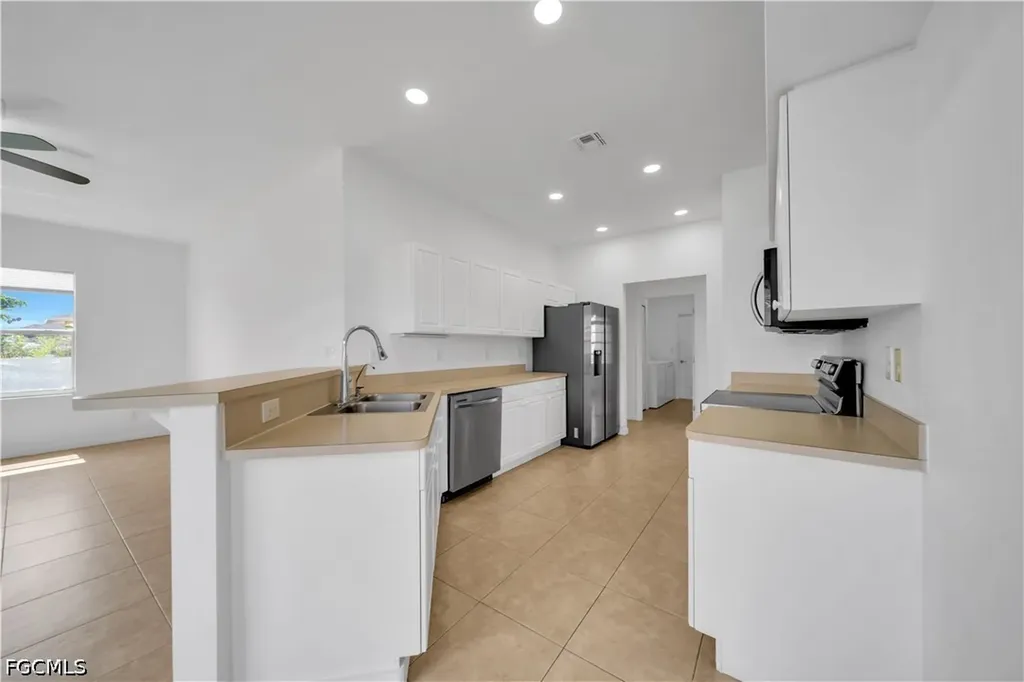21 Kismet Parkway E Cape Coral FL 33909