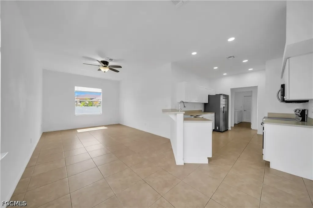 21 Kismet Parkway E Cape Coral FL 33909
