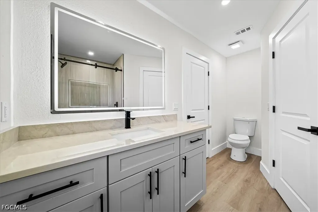 911 SE 16th Terrace Cape Coral FL 33990