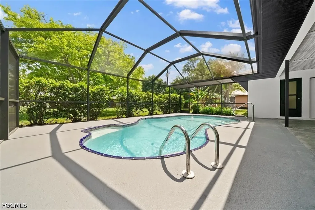 911 SE 16th Terrace Cape Coral FL 33990