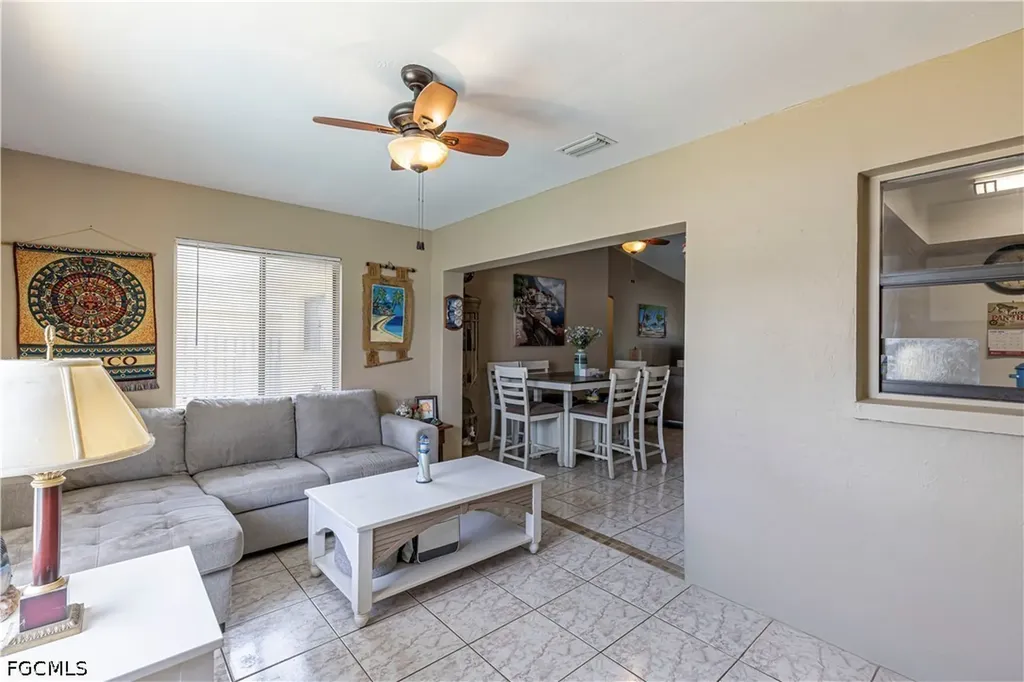 1112 SE 13th Place Cape Coral FL 33990