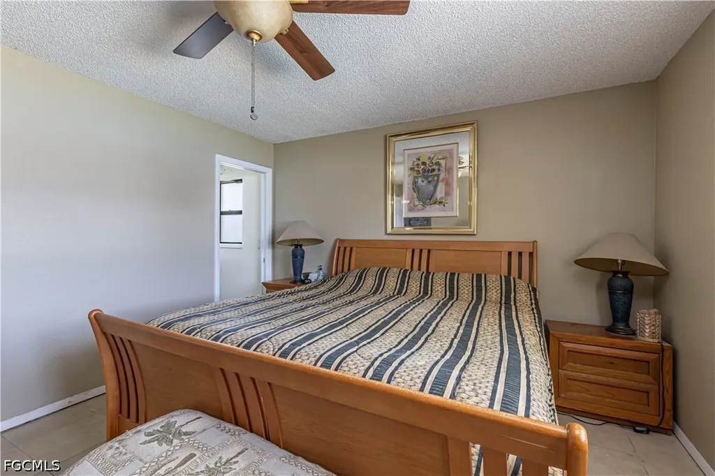 1112 SE 13th Place Cape Coral FL 33990