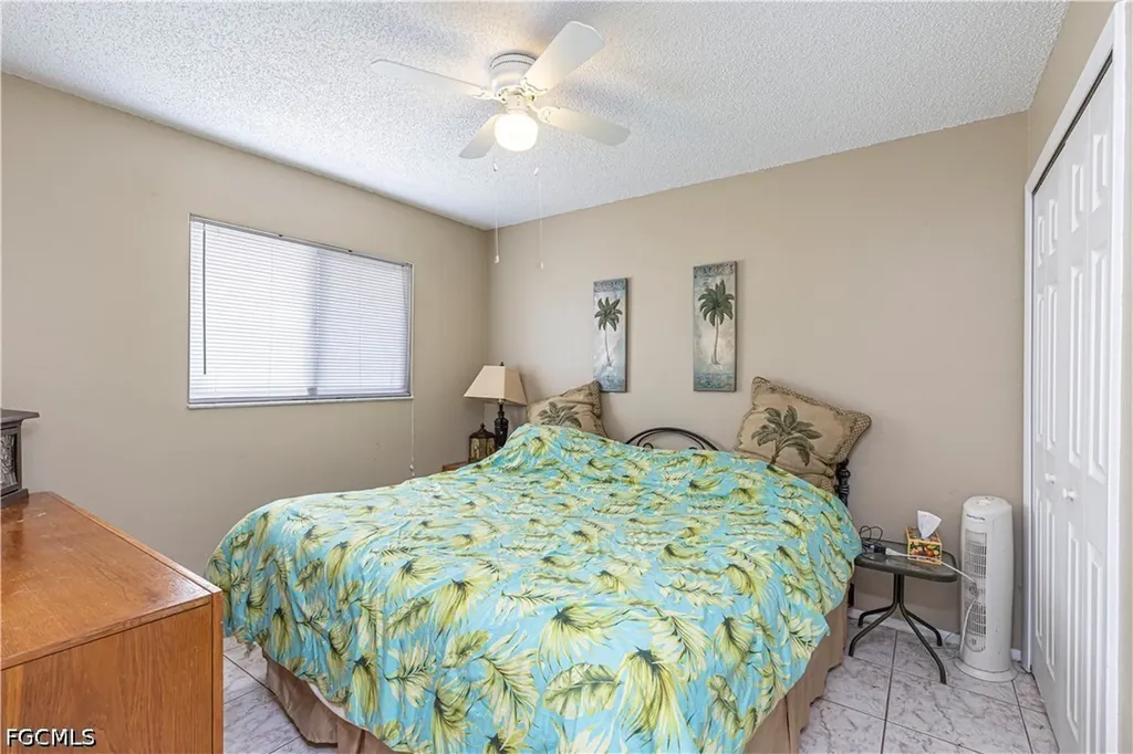 1112 SE 13th Place Cape Coral FL 33990