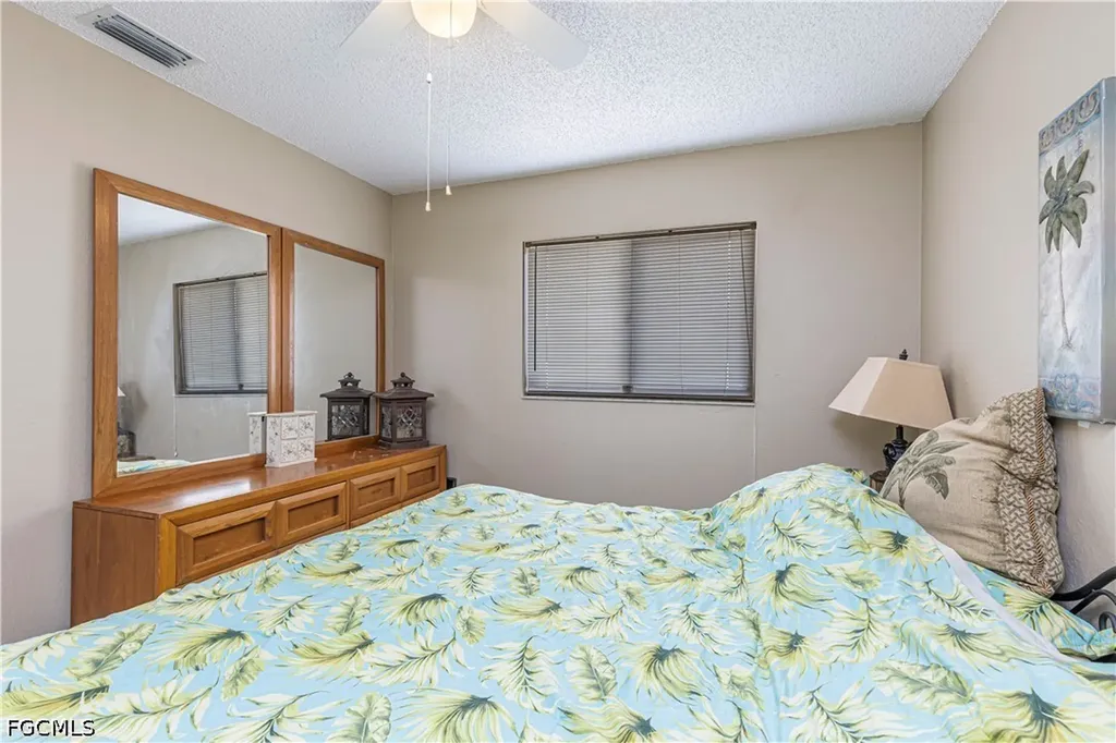 1112 SE 13th Place Cape Coral FL 33990