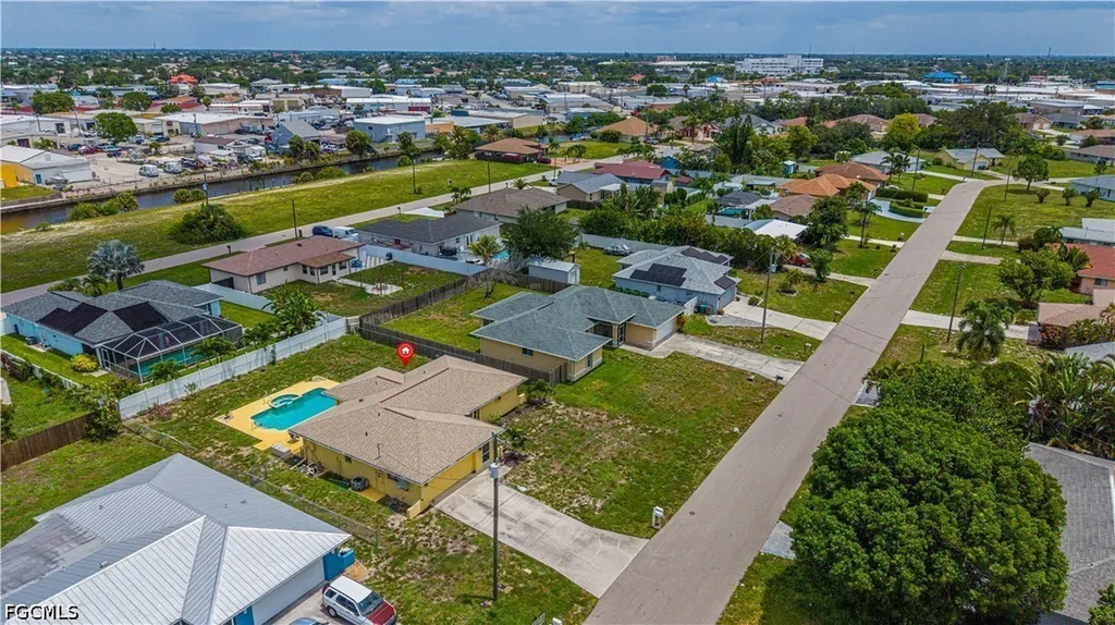 1112 SE 13th Place Cape Coral FL 33990