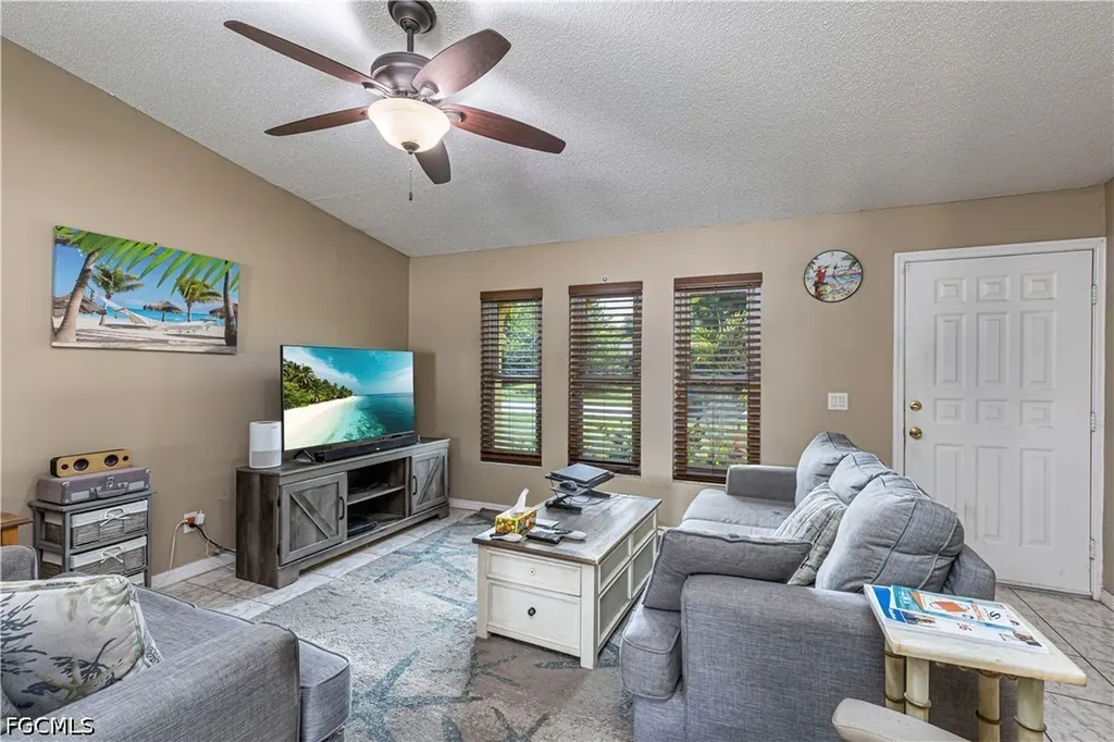 1112 SE 13th Place Cape Coral FL 33990