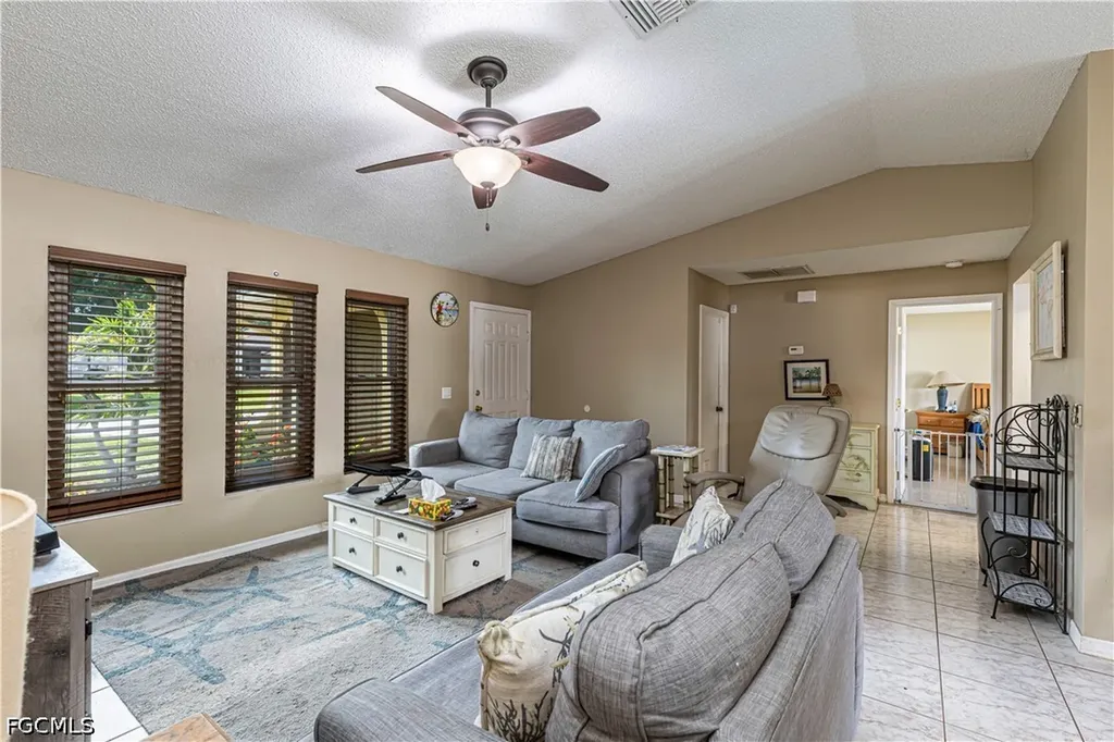 1112 SE 13th Place Cape Coral FL 33990