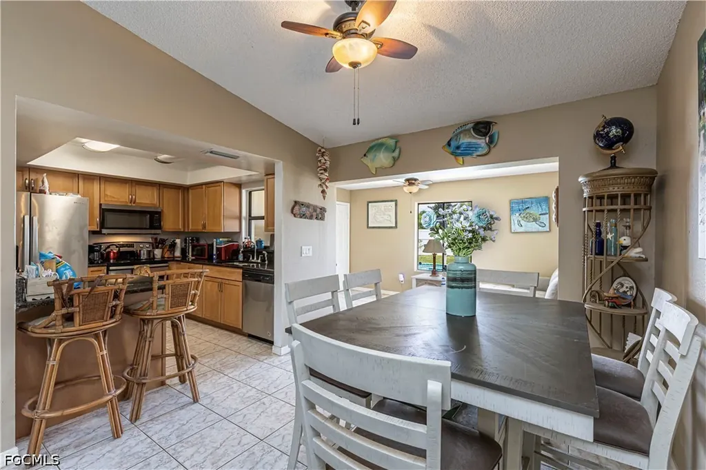 1112 SE 13th Place Cape Coral FL 33990