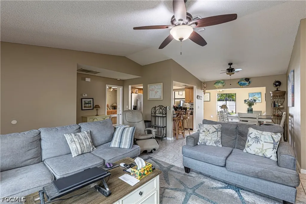 1112 SE 13th Place Cape Coral FL 33990