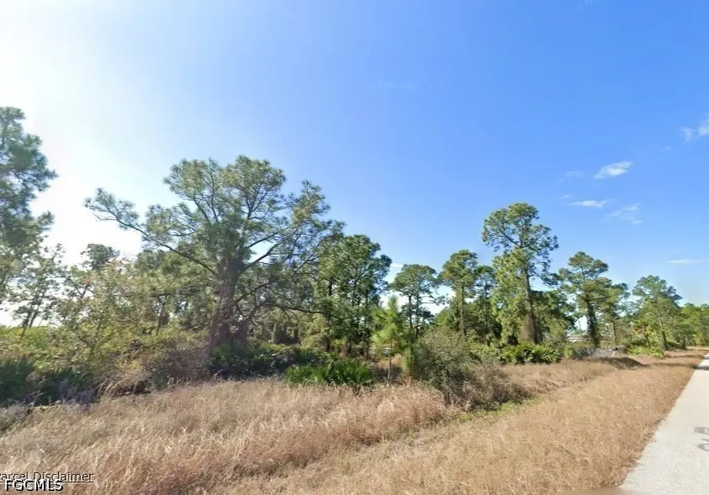 1056 Grove Street E Lehigh Acres FL 33974