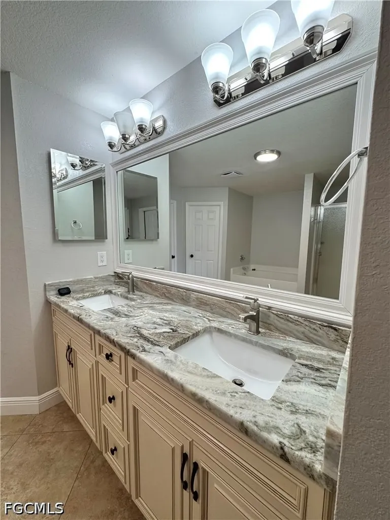 3829 SW 17th Place Cape Coral FL 33914