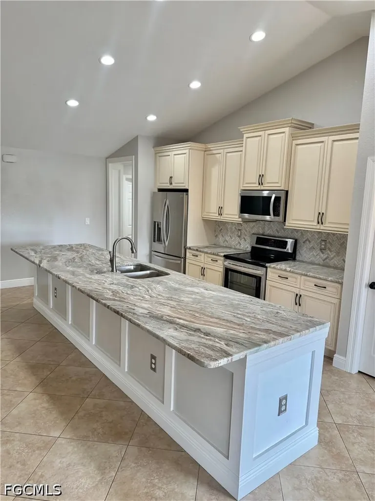 3829 SW 17th Place Cape Coral FL 33914